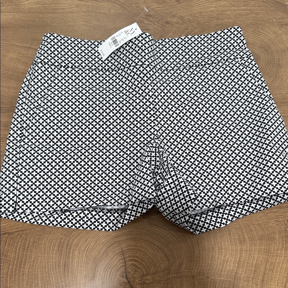 New York & Company Black and White Geo-Print High Waist Shorts